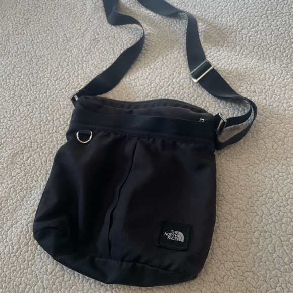 The North Face Alluvion Bag - Picture 3 of 9